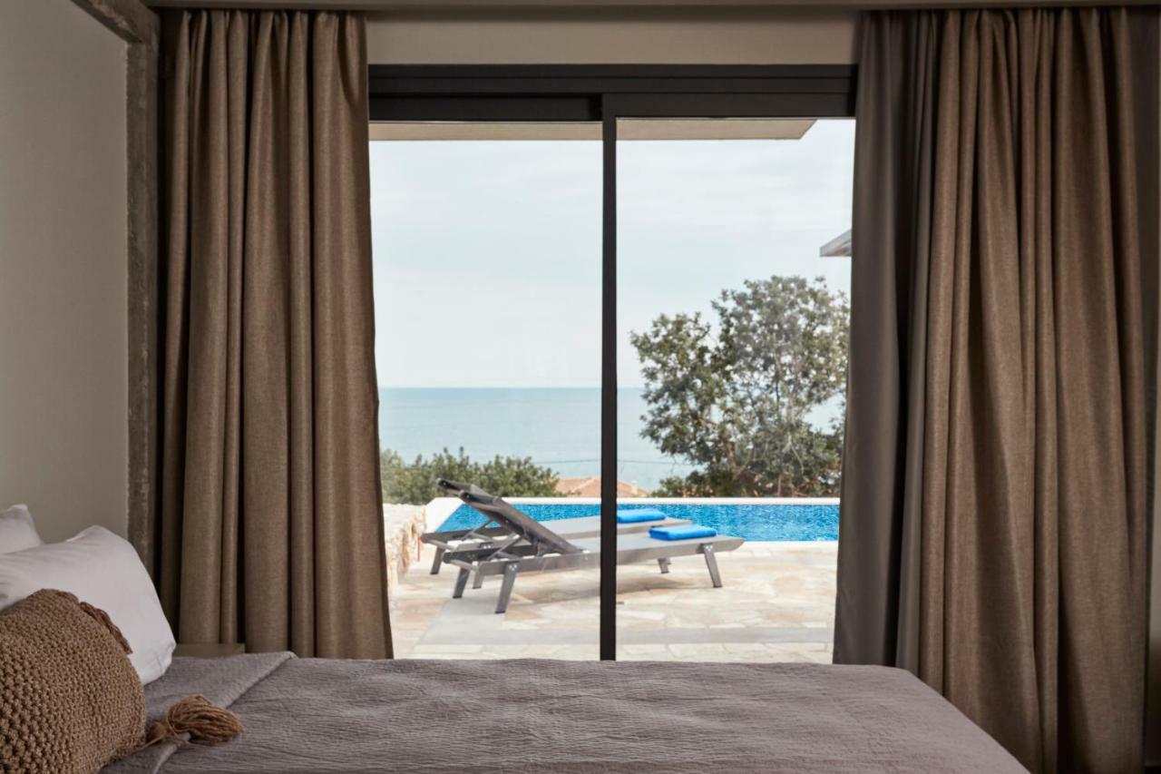 Villa Sea Front Spathíon 外观 照片