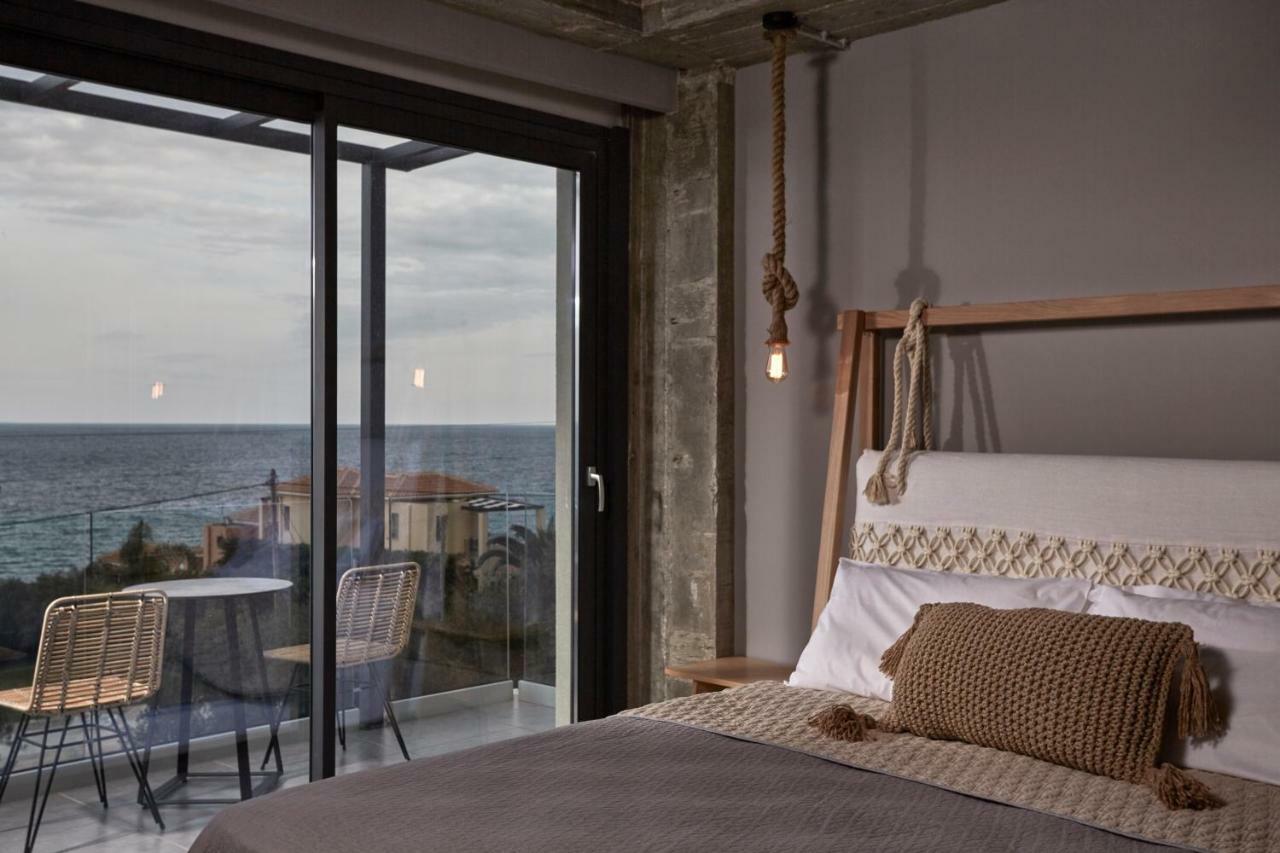 Villa Sea Front Spathíon 外观 照片