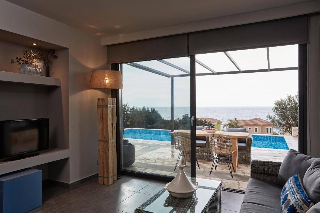 Villa Sea Front Spathíon 外观 照片